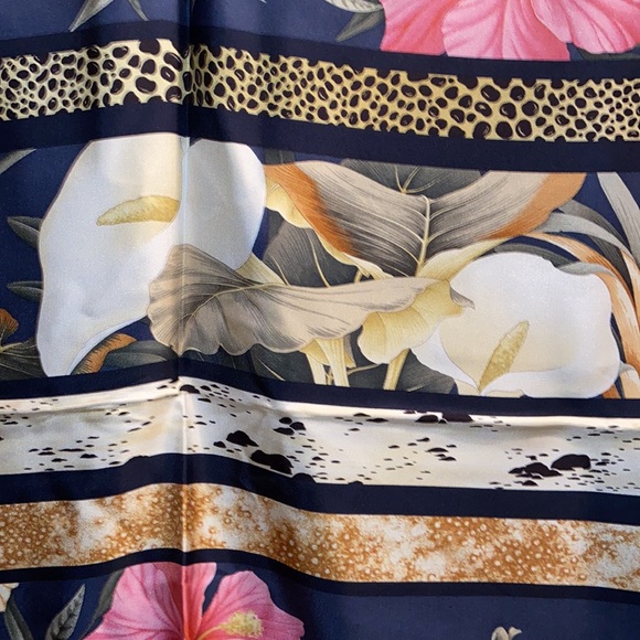 Salvador Ferragamo silk scarf blue boarder with hibiscus and lilies animal print - Picture 13 of 13
